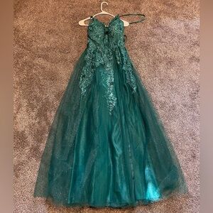 Green Zapaka Prom Dress, size US6